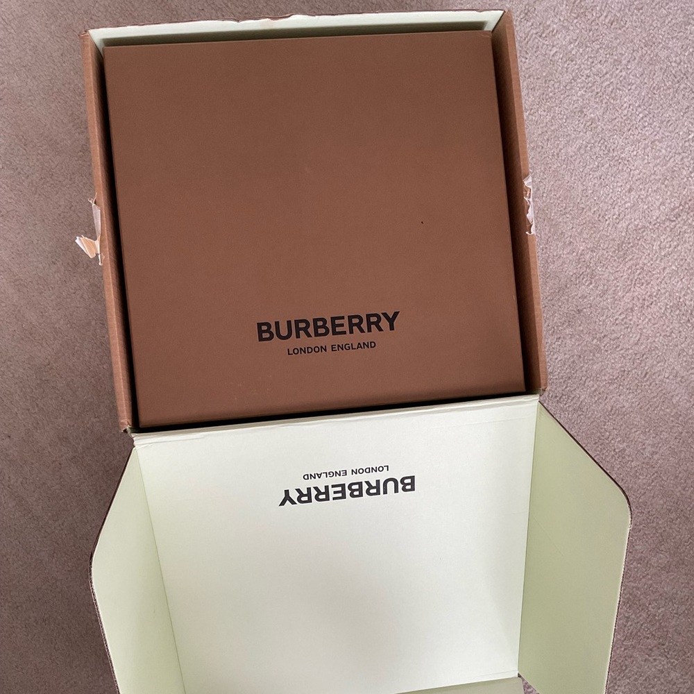 Burberry Brown Box - Picture 1 of 2